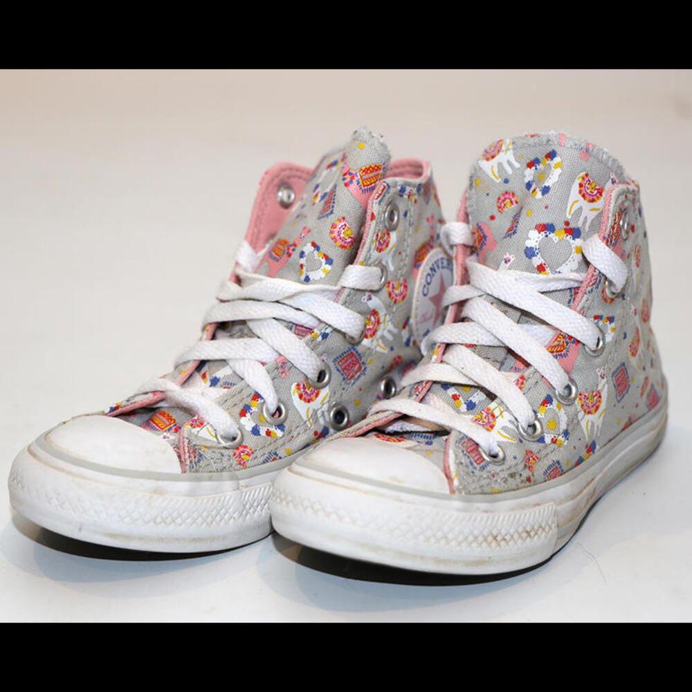 Converse All Star Chuck Taylor  High-Top Sneakers Llama Party Child Size 11